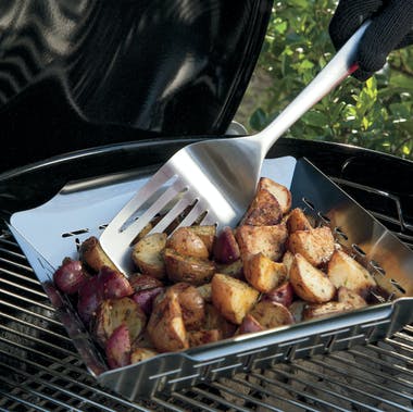 Weber Deluxe Grilling Basket (Large Built for Q 300/3000 and larger gas grills, and most charcoal grills)